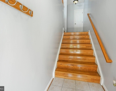 419 Stanton Place - Photo Thumbnail 1