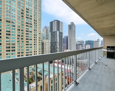 545 N Dearborn Street - Photo Thumbnail 21