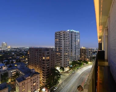 10535 Wilshire Blvd - Photo Thumbnail 0