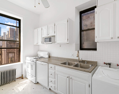 350 West 48th Street - Photo Thumbnail 1