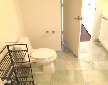 1050 Brickell Ave Apt 222 - Photo Thumbnail 20