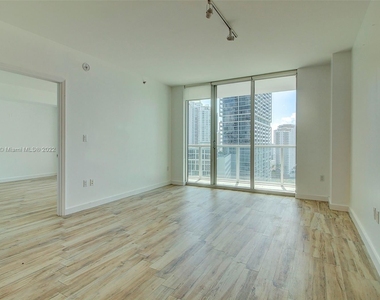 500 Brickell Ave Apt 1700 - Photo Thumbnail 17