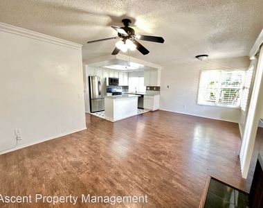 2286 Spring Oak Way - Photo Thumbnail 4