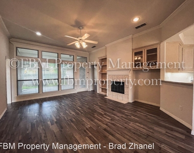 708 Nandina Way - Photo Thumbnail 2