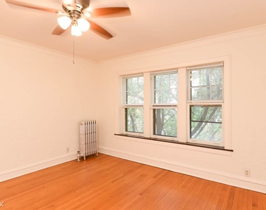 2848 W. Cullom, Unit 2 - Photo Thumbnail 6