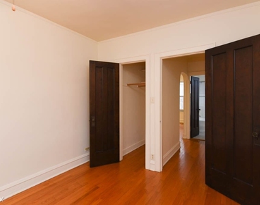 2848 W. Cullom, Unit 3 - Photo Thumbnail 15