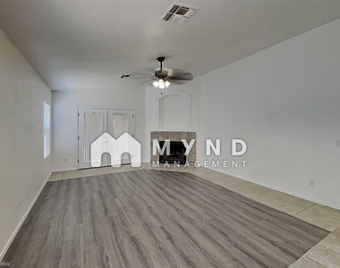 10096 E Desert Valley Pl - Photo Thumbnail 6