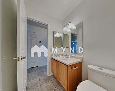 10096 E Desert Valley Pl - Photo Thumbnail 27