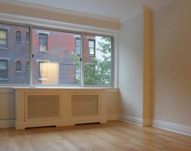 East 65th Street/  30ft LIVING ROOM! / Pics pisrepresent! email /call for an inperson viewing!  - Photo Thumbnail 2