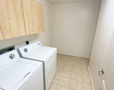 2302 N Central Ave Unit C303 - Photo Thumbnail 2