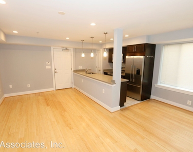 758 Girard Street, Nw - Photo Thumbnail 3