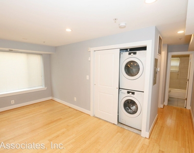 758 Girard Street, Nw - Photo Thumbnail 2