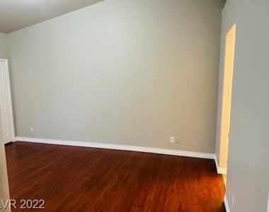 1401 Seward Street - Photo Thumbnail 23