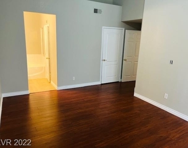 1401 Seward Street - Photo Thumbnail 26