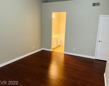 1401 Seward Street - Photo Thumbnail 27