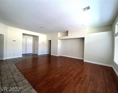 7724 High Chaparral Street - Photo Thumbnail 10