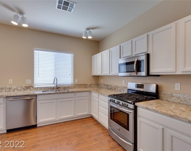 3268 Robins Creek Place - Photo Thumbnail 17