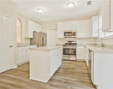 1491 Gateview Way - Photo Thumbnail 4