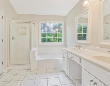 1491 Gateview Way - Photo Thumbnail 6