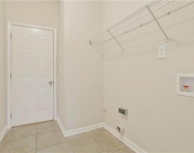 1491 Gateview Way - Photo Thumbnail 25