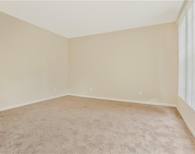 1491 Gateview Way - Photo Thumbnail 12