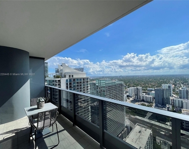 1000 Brickell Plaza - Photo Thumbnail 5