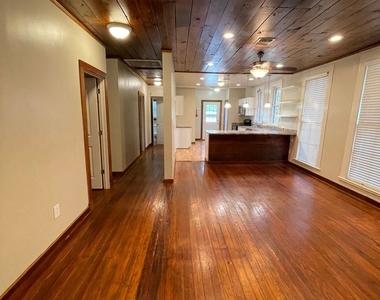 1207 Westgate - Photo Thumbnail 5