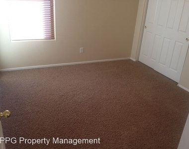 11735 W Monte Lindo Ln - Photo Thumbnail 6