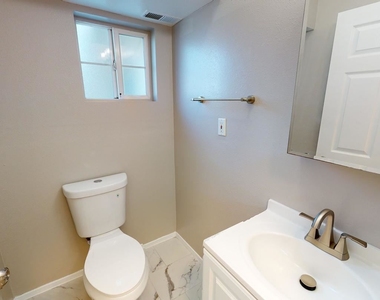 2190 Huron Dr - Photo Thumbnail 8