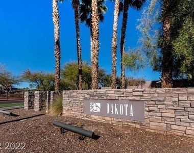 712 Peachy Canyon Circle - Photo Thumbnail 23