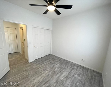 712 Peachy Canyon Circle - Photo Thumbnail 12