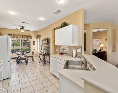 17703 N Escalante Lane - Photo Thumbnail 9