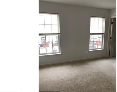 2729 Manhattan Pl - Photo Thumbnail 16