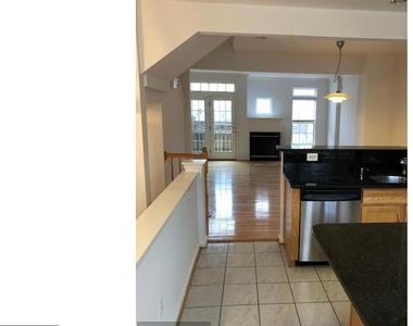 2729 Manhattan Pl - Photo Thumbnail 13