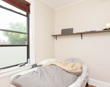 2031 W. Moffat, Unit 3 - Photo Thumbnail 14