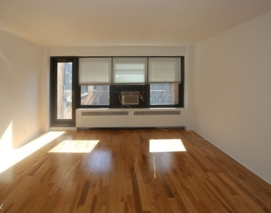 6118 N. Sheridan, Unit 8021 - Photo Thumbnail 6