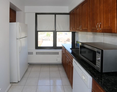 6118 N. Sheridan, Unit 8021 - Photo Thumbnail 1