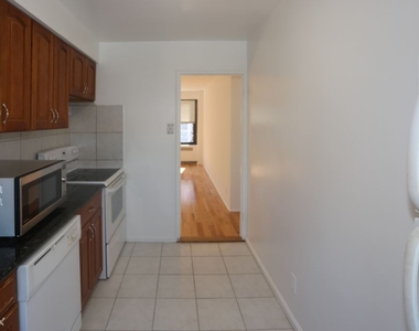 6118 N. Sheridan, Unit 8021 - Photo Thumbnail 4