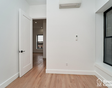 1027 Putnam Avenue - Photo Thumbnail 5