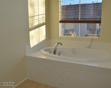 3405 Sunrise Rose Avenue - Photo Thumbnail 31