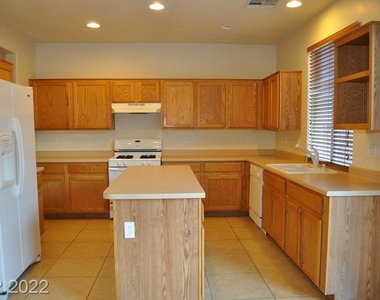 3405 Sunrise Rose Avenue - Photo Thumbnail 12