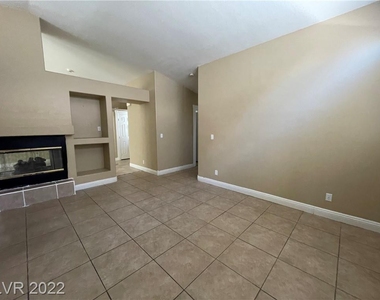 3626 Anya Way - Photo Thumbnail 7