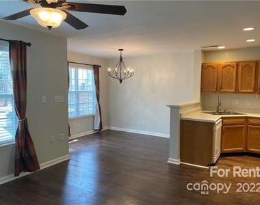 8257 Southgate Commons Drive - Photo Thumbnail 4