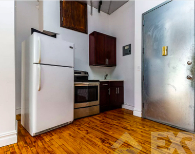 1087 Flushing Avenue - Photo Thumbnail 5