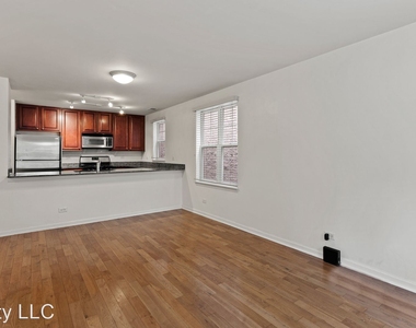 645 W Elm St Unit B - Photo Thumbnail 5