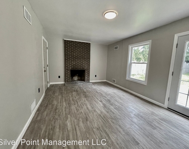 241 Wintergreen Ln - Photo Thumbnail 7