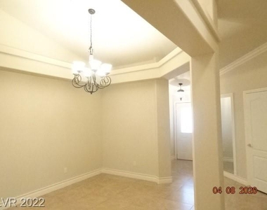 1704 Taraway Drive - Photo Thumbnail 11