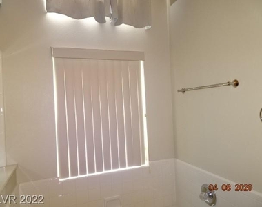 1704 Taraway Drive - Photo Thumbnail 30