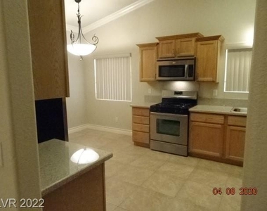 1704 Taraway Drive - Photo Thumbnail 17