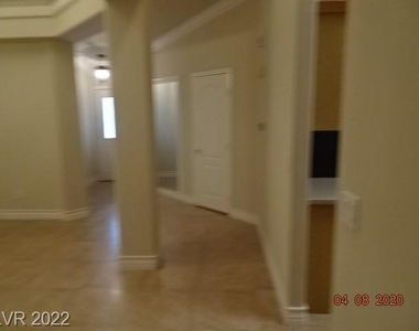 1704 Taraway Drive - Photo Thumbnail 13